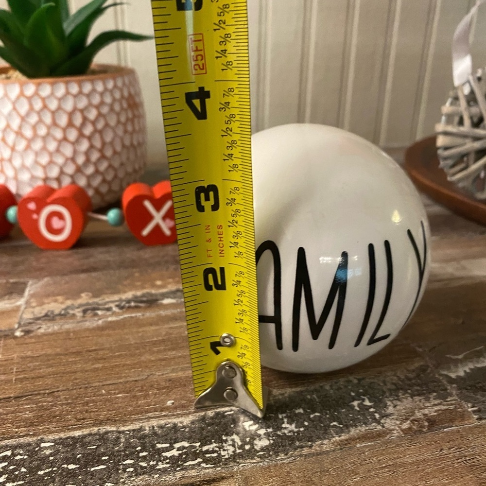 Round ceramic ball that says family in  black writing. New - Picture 5 of 10